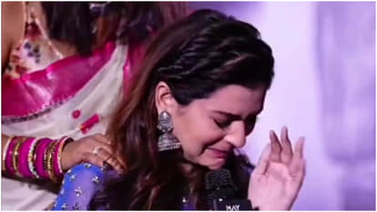 Actress Payal Rajput Breaks Down On Stage Remembering Father During Movie First Time Trailer Launch Event