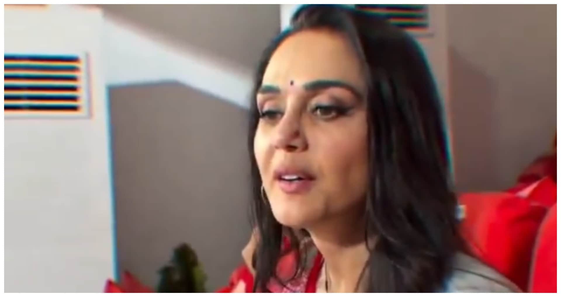 Preity Zinta Steals the Show With Reactions, Cheers Loudly and Blows Flying Kiss in IPL 2026 Match