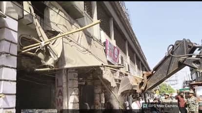 Bulldozer Action in Rajamandi Market Clears Encroachment, Shops Reclaim Space by Evening