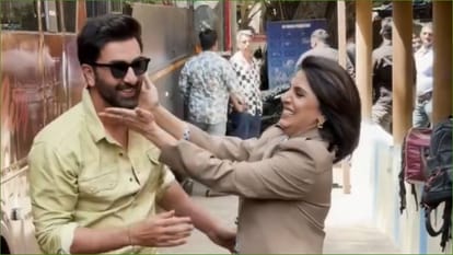 Ramayana Movie Actor Ranbir kapoor Spotted With His Mother Actress neetu Singh Both Danced Video Viral