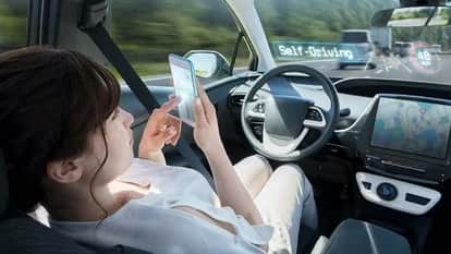 China Halts New Robotaxi Licenses After Baidu Inc. Apollo Go Glitch Disrupts Wuhan Traffic