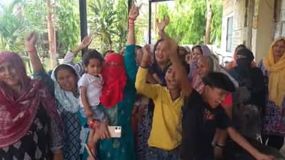 Meerut: Women Protest Against Smart Meters at Pallavpuram Power Substation