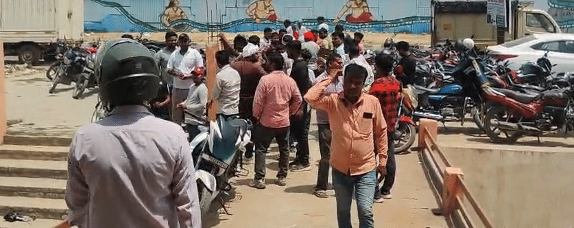 UP: Ekart delivery partners protest against pay cuts and demand for minimum wages