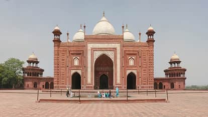 Royal Mosque of Taj Mahal to Undergo Major Restoration After 92 Years