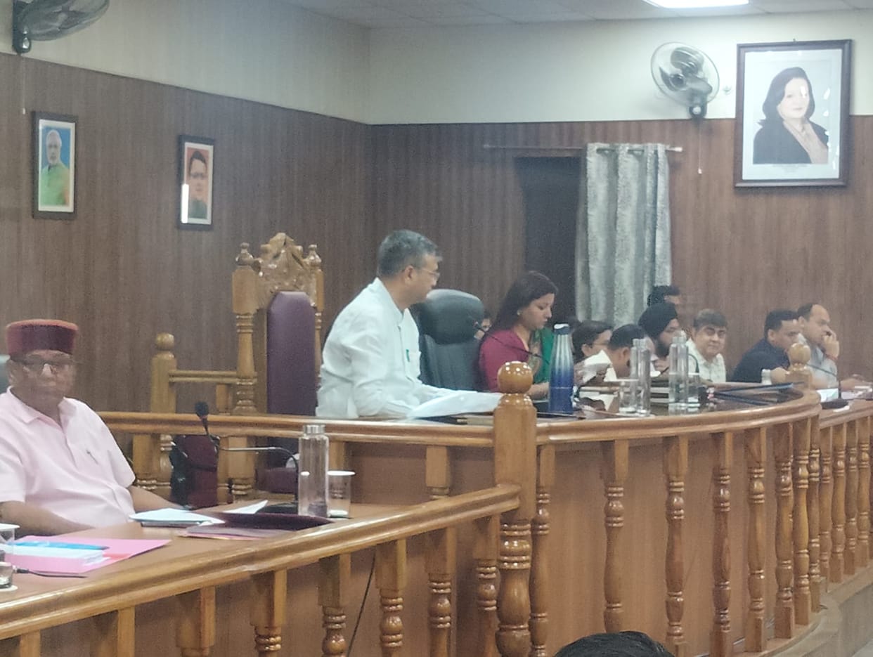 Dehradun Nagar Nigam Board Meeting Held Today Eight Proposals Discussed Amidst Uproar Three Passed