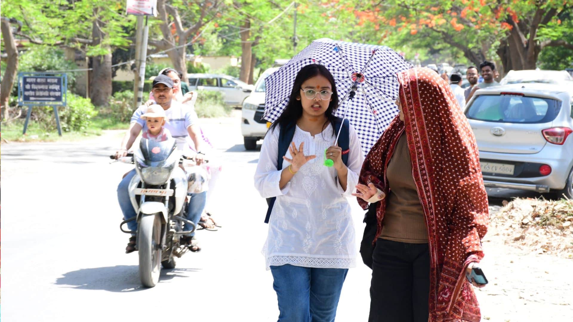 सामान्य से 5.5 डिग्री ऊपर काशी का पारा।