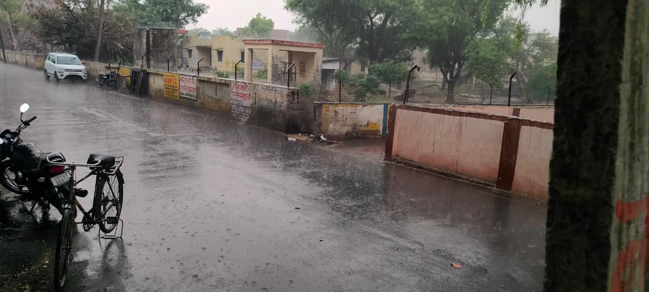 Saharanpur: Elderly Woman Crushed After Truck Moves While She Sat Under It to Escape Rain
