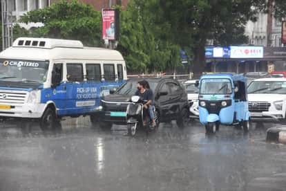 Weather changes amid heat in Madhya Pradesh: Rain in Bhopal, storm-like effect in many districts, hail also fa