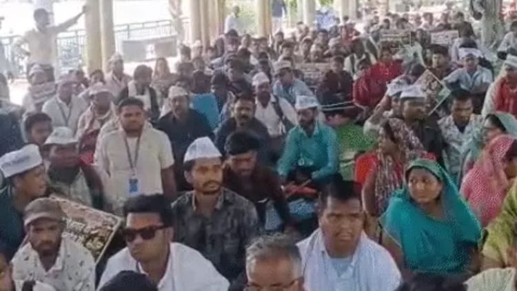 Bhopal News: भोपाल में ठेका श्रमिकों का आंदोलन तेज, 6 जुलाई को हाईकोर्ट के सामने प्रदर्शन की चेतावनी