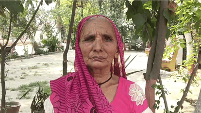 Displaying courage elderly woman locked thief inside room