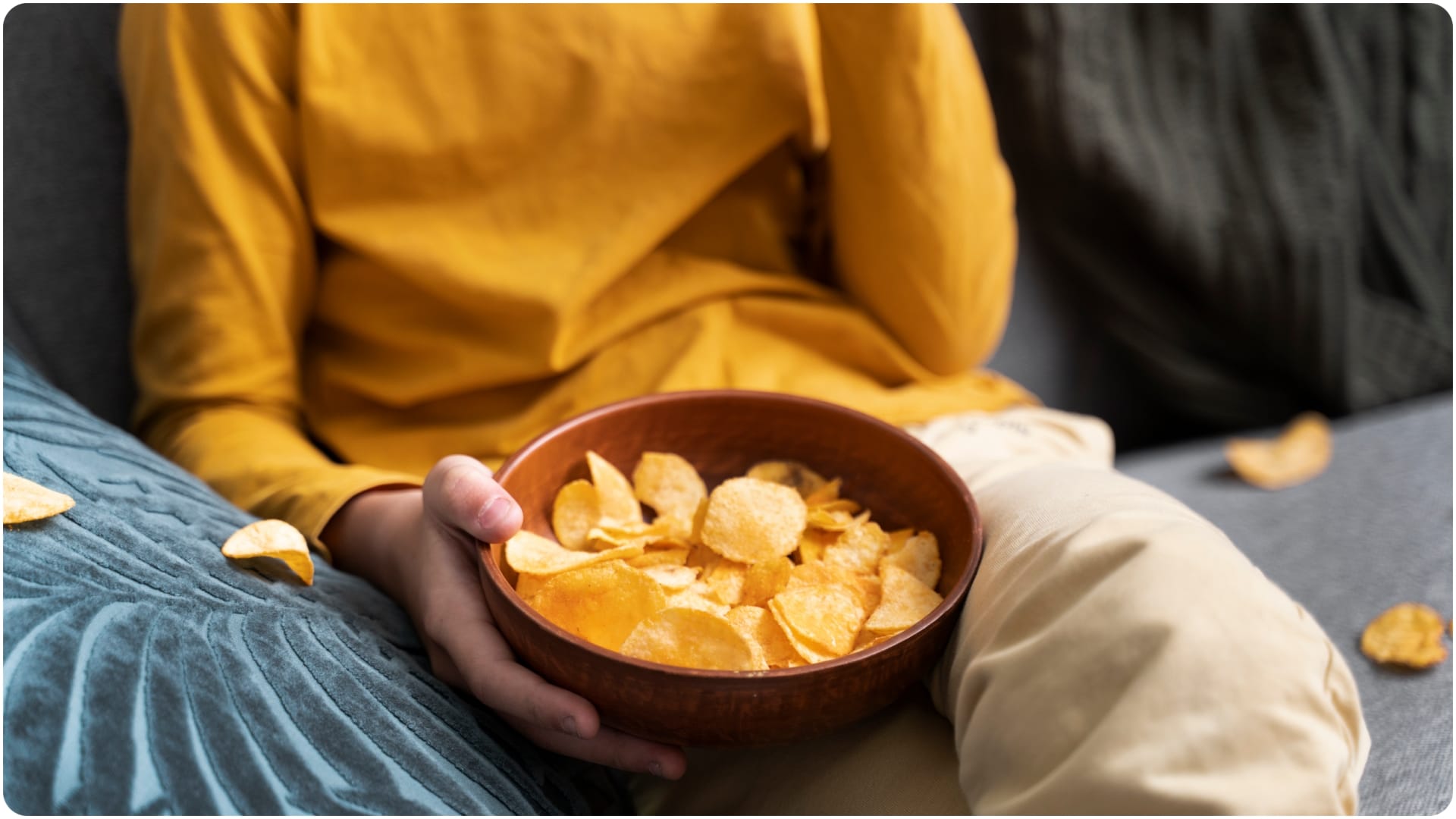 Hidden health Impact of Snacking While Work how it  Affects Your Weight and Blood Sugar