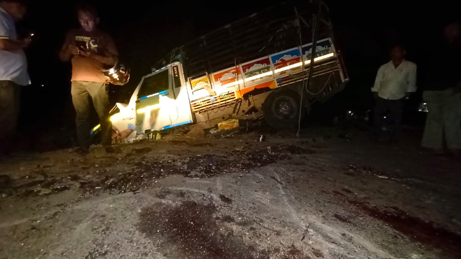 Dhar Road Accident News: Pickup Carrying 50 Workers Collides with Scorpio, 16 Dead and Several Injured