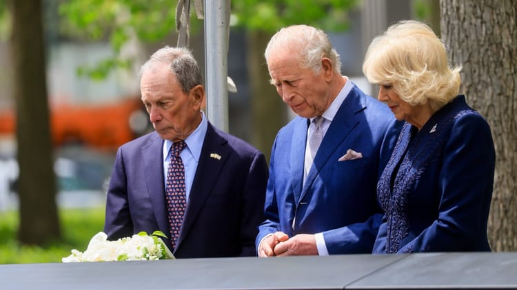 King Charles In NY: 9/11 मेमोरियल पहुंचे किंग चार्ल्स-क्वीन कैमिला; आतंकी हमले के पीड़ितों को दी श्रद्धांजलि