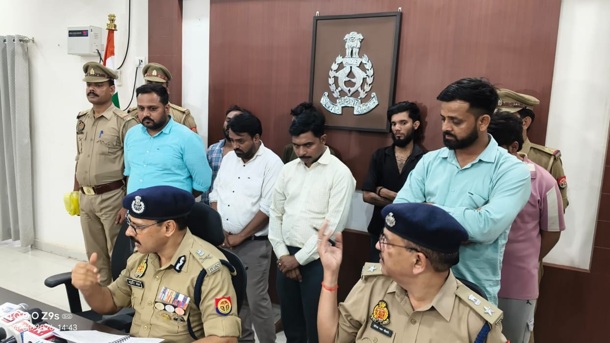 Kanpur Cyber Fraud Syndicate Busted Eight Arrested Including Bank Managers 121 Crore Found in Accounts