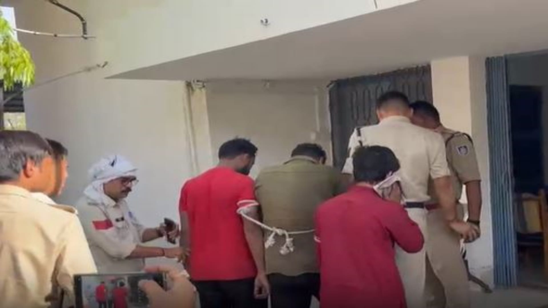 गोवंश चुराने वाले तीन आरोपी हिरासत में
