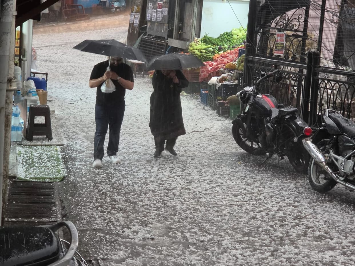 Uttarakhand Weather Shifts from Hills to Plains Rain and Hail in Dehradun Bring Relief from the Heat
