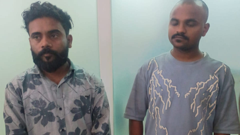 पुलिस गिरफ्त में आरोपी