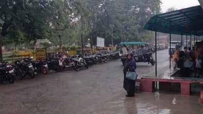weather takes turn rain brings relief to the people in Pilibhit