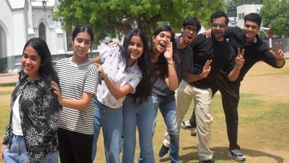 Alankrita and Shrey topped the district in Class 12 in CISCE examination results in agra