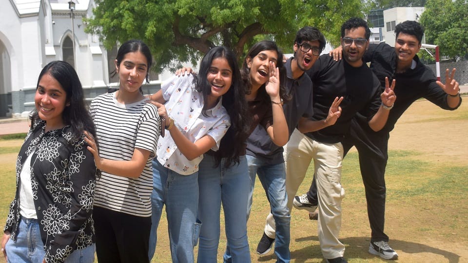 Alankrita and Shrey topped the district in Class 12 in CISCE examination results in agra