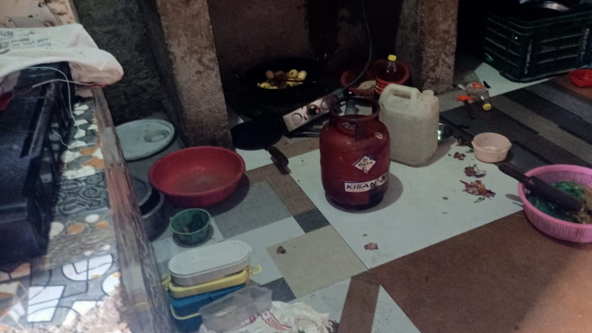 Bhiwadi News: Massive mishap in Sathalka village as gas cylinder leak sparks fire, 7 family members injured