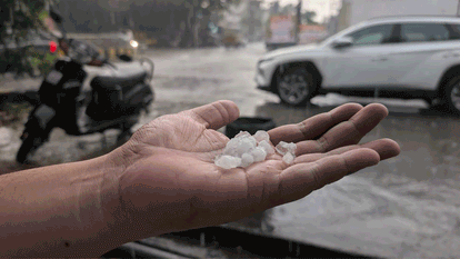 Cloudy with strong winds and chances of rain in Delhi NCR