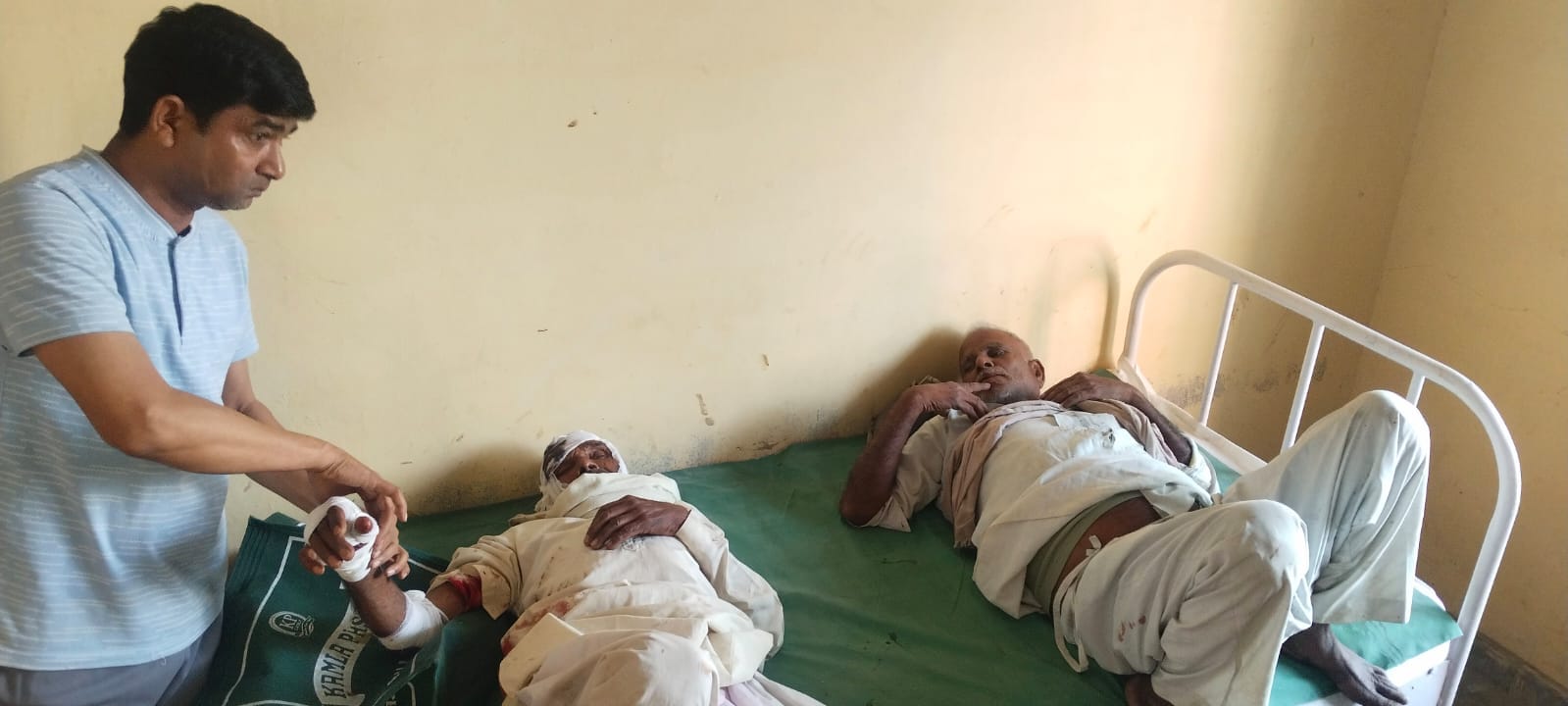 Bus Overturns in Shahjahanpur Travelers Heading to Ganges for Holy Dip on Buddha Purnima