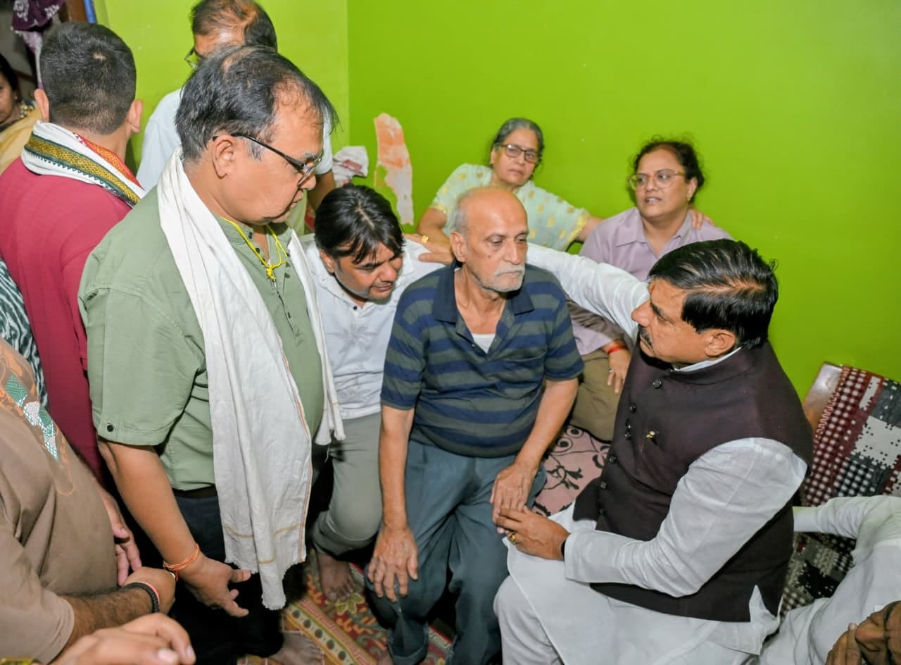 CM Mohan Yadav reached to meet the people affected in Bargi accident Jabalpur News Hindi