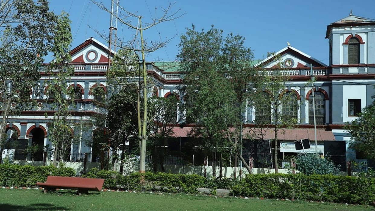 Indore News Holkar Science College Forest Department conserve rare medicinal plants