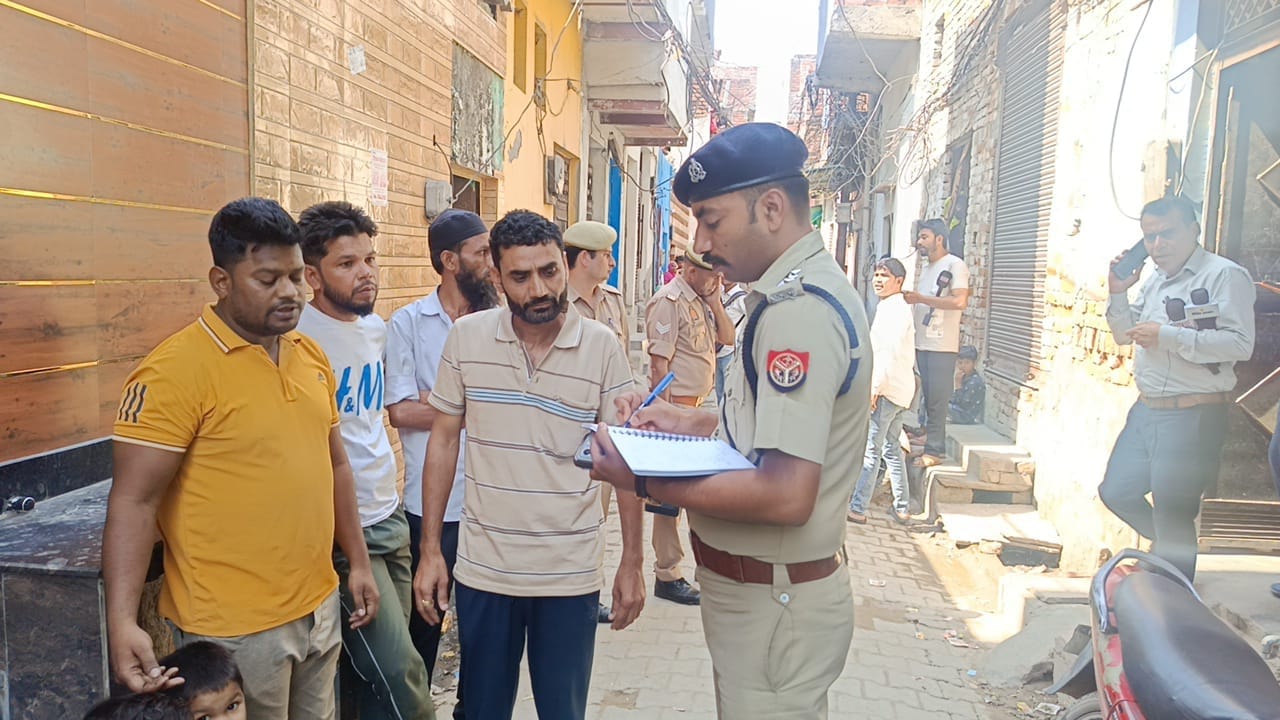 Murder Mystery: Woman Found Throat-Slit in Room in Lisadi gate Meerut, Motive Under Investigation