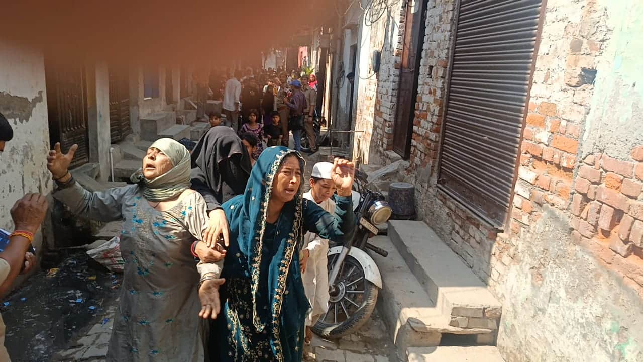 Meerut Crime: Woman Sleeping With Three Daughters Murdered in Lisadi Gate, Brother Suspects Husband