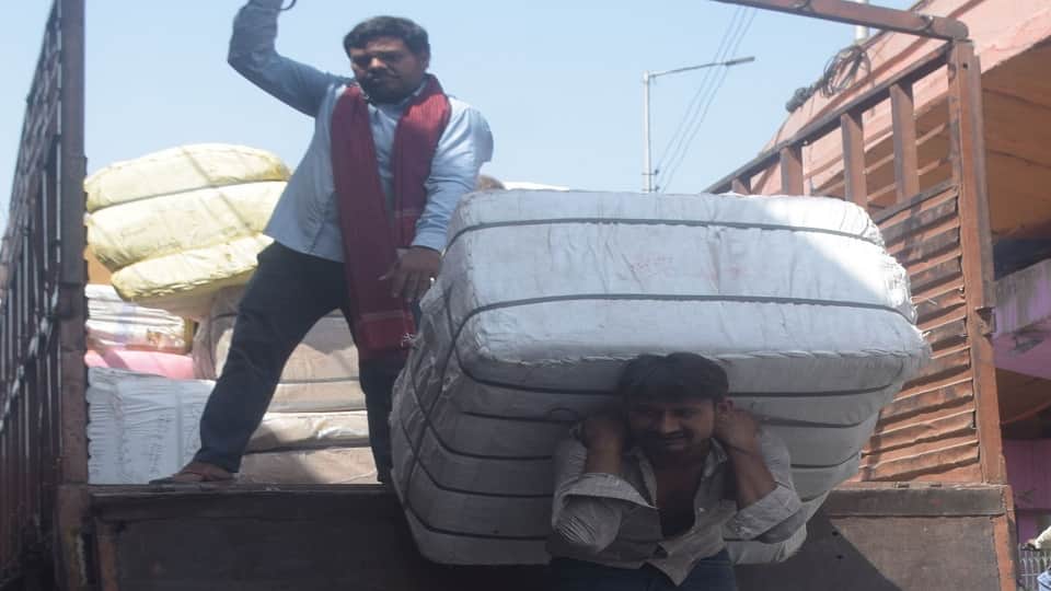 Welfare Scheme Gap: Only a Fraction of 5.85 Lakh Registered Workers in Agra Availing Benefits
