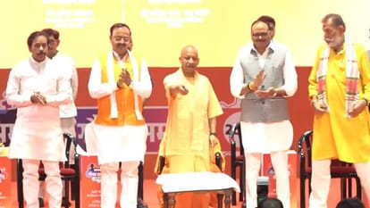CM Yogi inaugurated Shramveer Gaurav Samahroh and dedicated various schemes for welfare of workers