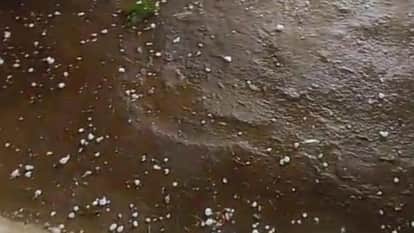 Jhansi: Storm and rain changed the weather, temperatures dropped to four degrees Celsius