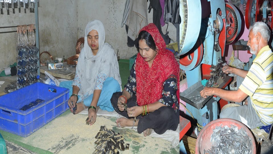 Eight crore laborers connected with e-shram in UP
