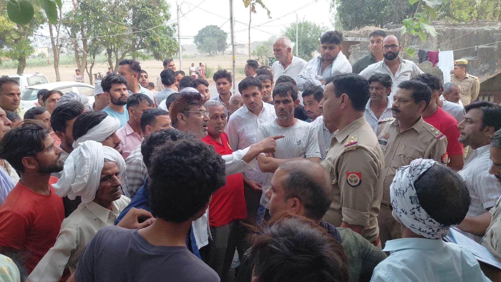 Youth Found Hanging at Police Outpost; Family Alleges Murder and Stages Roadblock; Outpost In-charge Suspended