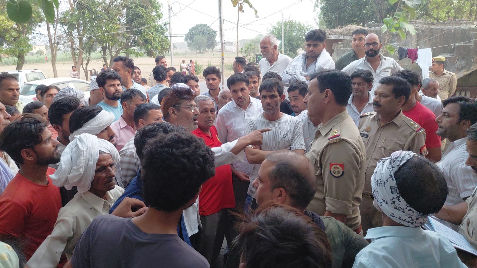 Youth Found Hanging at Police Outpost; Family Alleges Murder and Stages Roadblock; Outpost In-charge Suspended