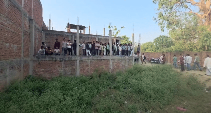 Ambedkar Nagar: A woman killed four children by hitting them with bricks in Akbarpur.