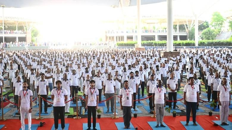 Yoga Day 2026 : 'योग से निरोग' का संकल्प, स्टेडियम से स्मारकों तक लगेंगे शिविर; यहां होंगे बड़े आयोजन