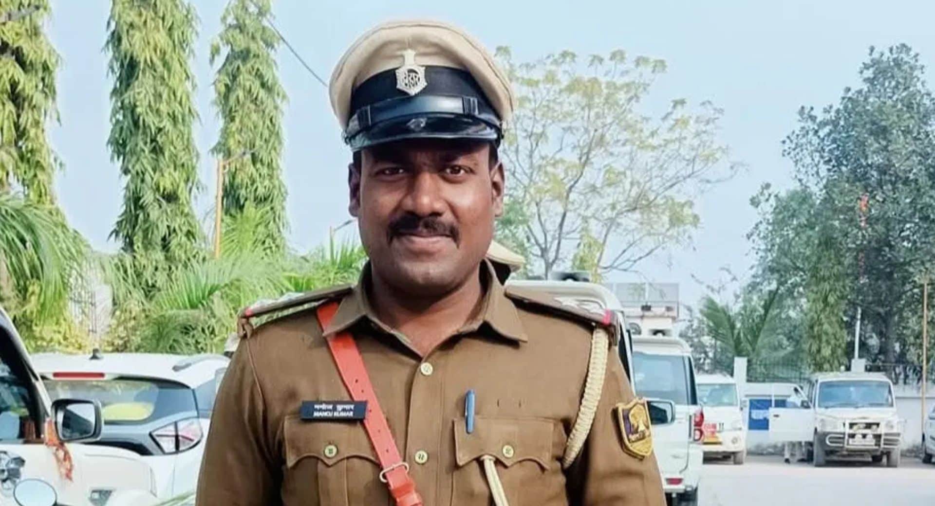 थाना प्रभारी मनोज कुमार