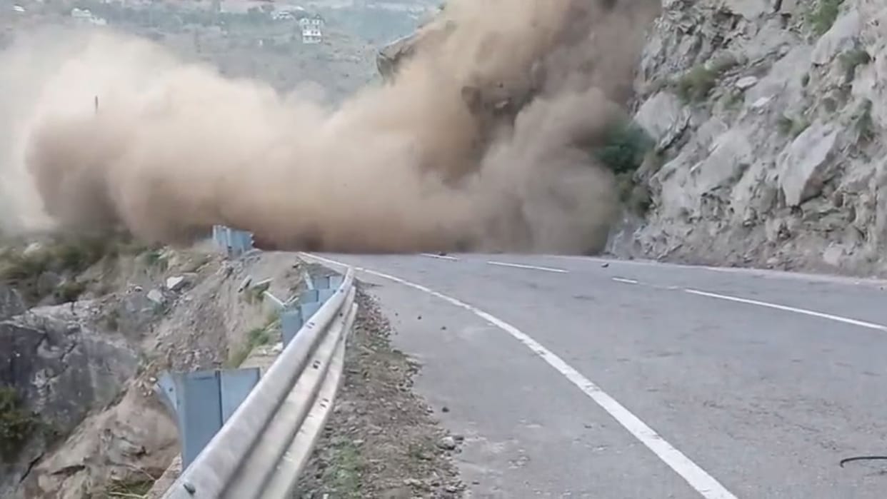 Doda-Kistwar road blocked due to a landslide near Gatsoo, near Pul Doda.