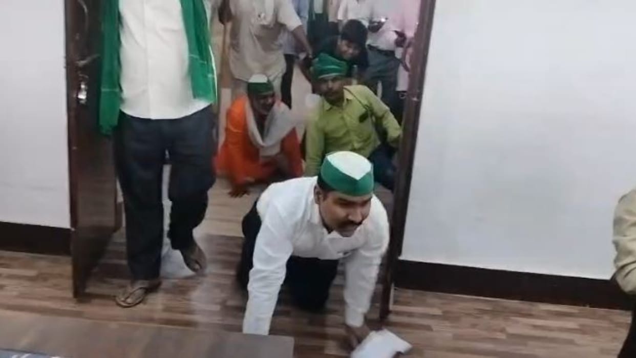 farmers reached the officials by crawling on their knees submitted a memorandum in Bareilly