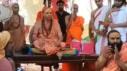 Shankaracharya Avimukteshwarananda reached Gorakhpur.