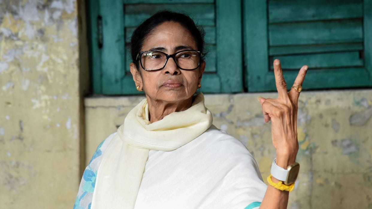Mamata Banerjee is left alone after a crushing defeat; Congress and Left refuse to join forces