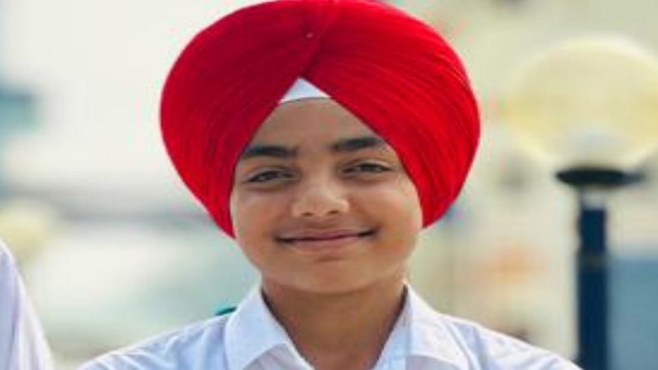 Student dies after swallowing poisonous substance