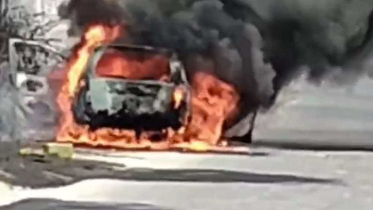 Omkareshwar News: Fire breaks out in car of Mumbaikars going to visit Omkareshwar