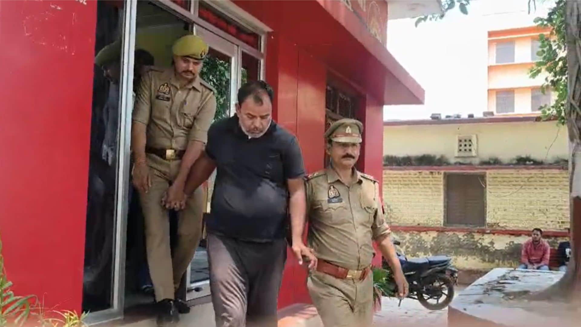 पुलिस के गिरफ्त में आरोपी