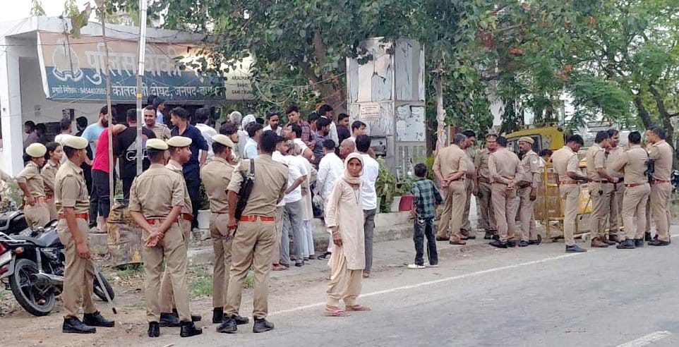Youth Found Hanging at Police Outpost; Family Alleges Murder and Stages Roadblock; Outpost In-charge Suspended
