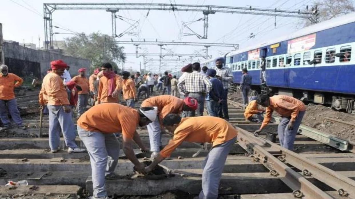 Yard remodeling in Jaunpur; many trains will run via Prayagraj, many trains coming to Prayagraj will be affect