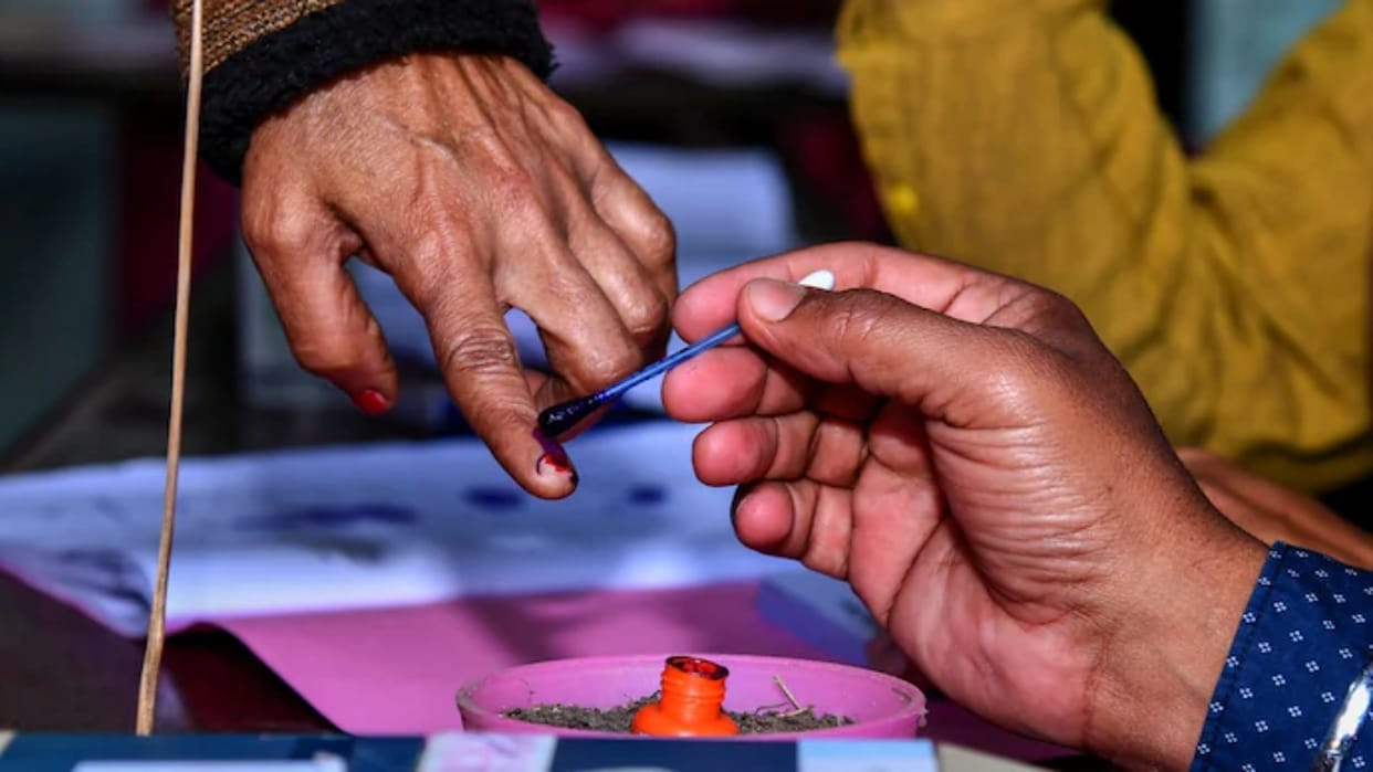 election commission orders repoll in 15 booths of two assembly constituencies in West Bengal on May 2 know why